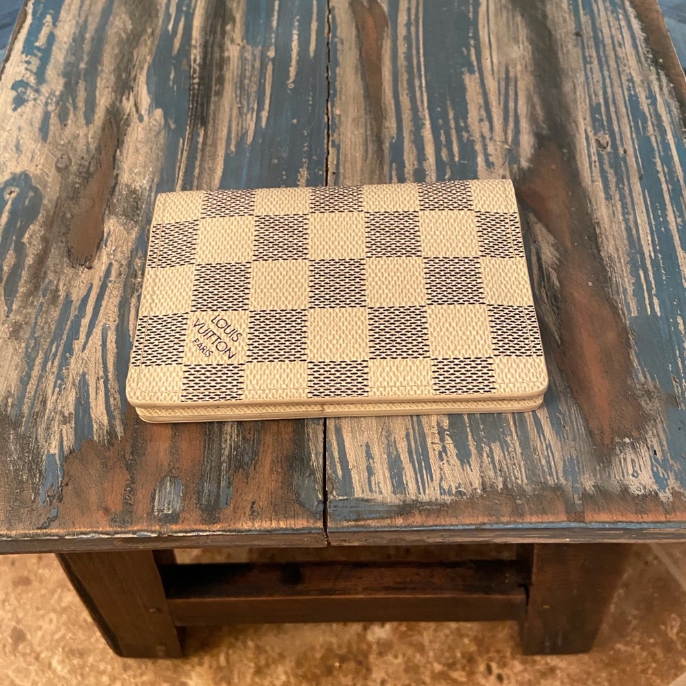 Louis Vuitton Azur wallet (small) ***AUTHENTIC***